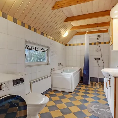 In Romo With Kitchen Holiday home Toftum (Syddanmark)